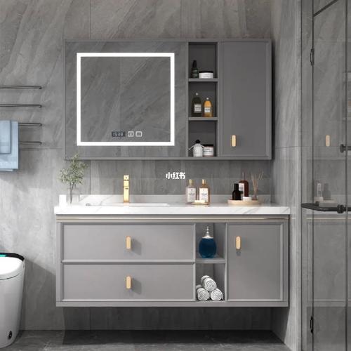 烤漆和免漆多层板哪个浴室柜好的相关图片